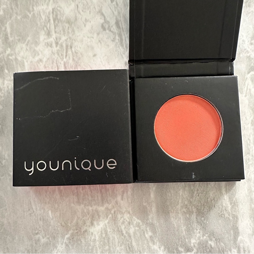 New Younique Eyeshadow Single Pressed Powder Lively
